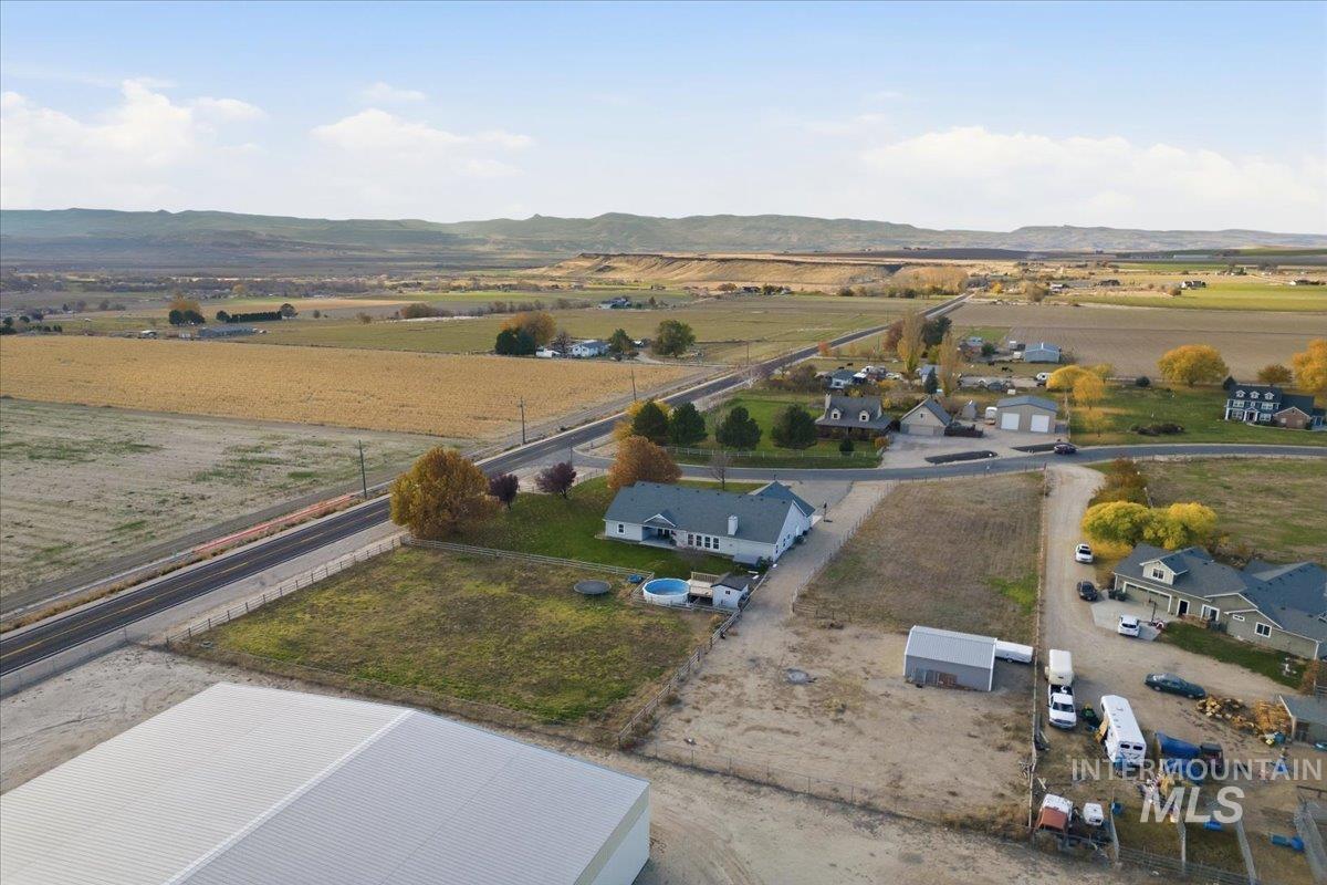 292 Harris View Way, Melba, Idaho 83641, 4 Bedrooms, 2 Bathrooms, Residential For Sale, Price $869,900,MLS 98967794