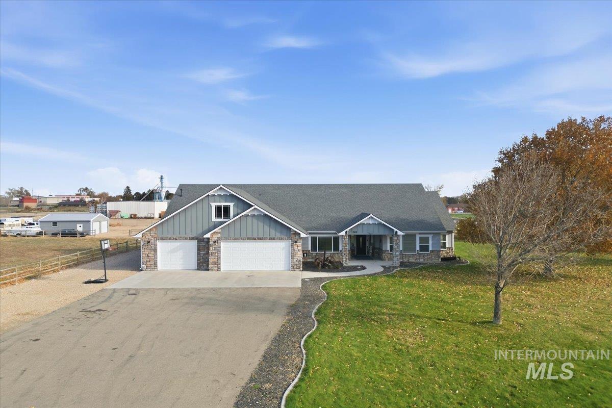 292 Harris View Way, Melba, Idaho 83641, 4 Bedrooms, 2 Bathrooms, Residential For Sale, Price $869,900,MLS 98967794