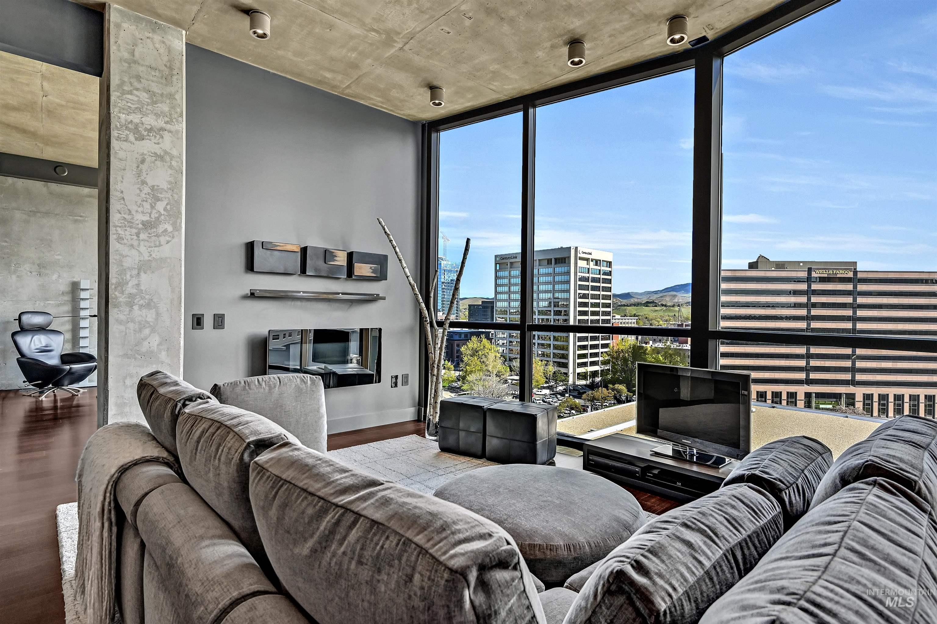 851 W Front Street, Boise, Idaho 83702-5856, 2 Bedrooms, 2 Bathrooms, Residential For Sale, Price $1,085,000,MLS 98967809