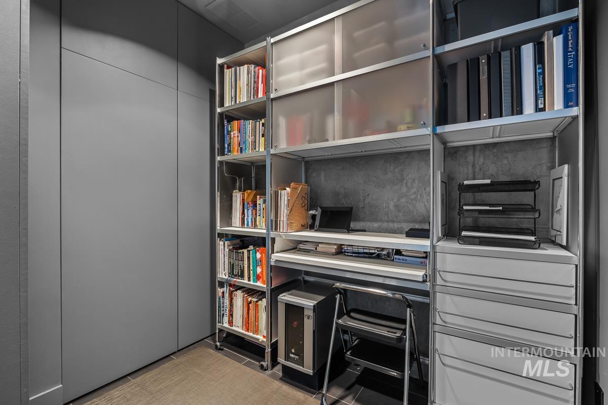 851 W Front Street, Boise, Idaho 83702-5856, 2 Bedrooms, 2 Bathrooms, Residential For Sale, Price $1,085,000,MLS 98967809