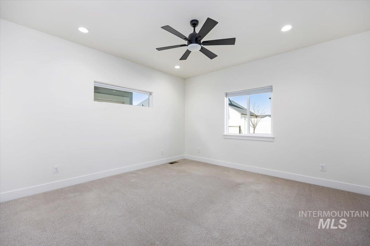 924 Trapper Peak Rd, Kimberly, Idaho 83341, 3 Bedrooms, 2 Bathrooms, Residential For Sale, Price $474,900,MLS 98967834