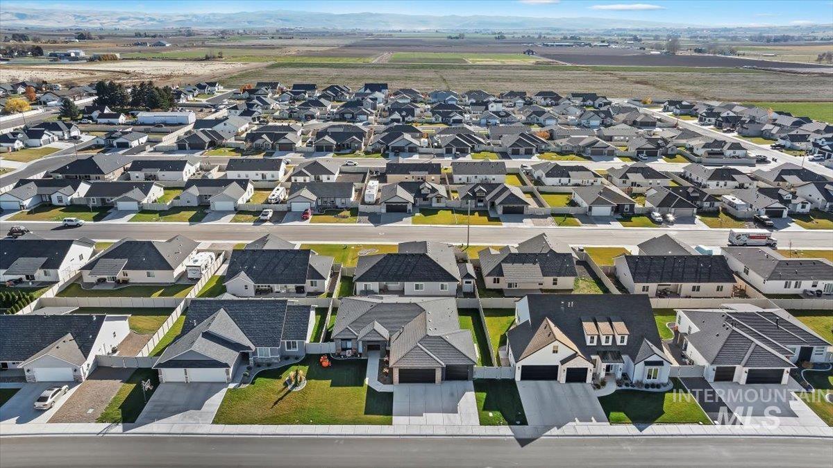 924 Trapper Peak Rd, Kimberly, Idaho 83341, 3 Bedrooms, 2 Bathrooms, Residential For Sale, Price $474,900,MLS 98967834