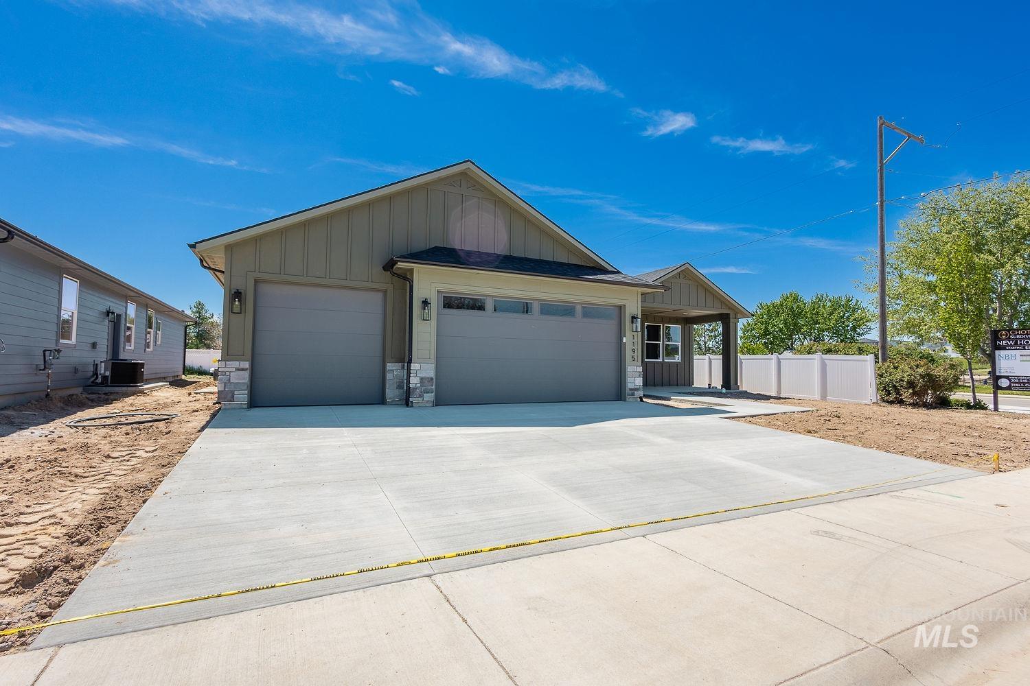 1195 W Recess, Kuna, Idaho 83634, 4 Bedrooms, 2.5 Bathrooms, Residential For Sale, Price $635,000,MLS 98967841