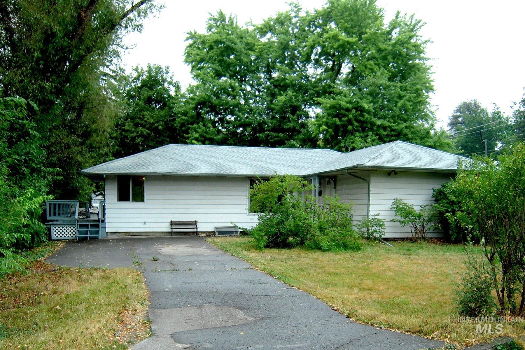 115 N Lincoln, Moscow, Idaho 83843, 3 Bedrooms, 1 Bathroom, Residential For Sale, Price $499,000,MLS 98967842