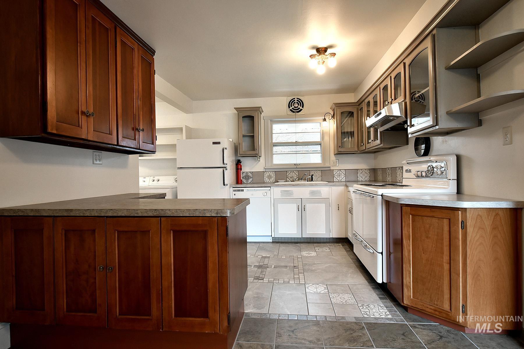 115 N Lincoln, Moscow, Idaho 83843, 3 Bedrooms, 1 Bathroom, Residential For Sale, Price $499,000,MLS 98967842