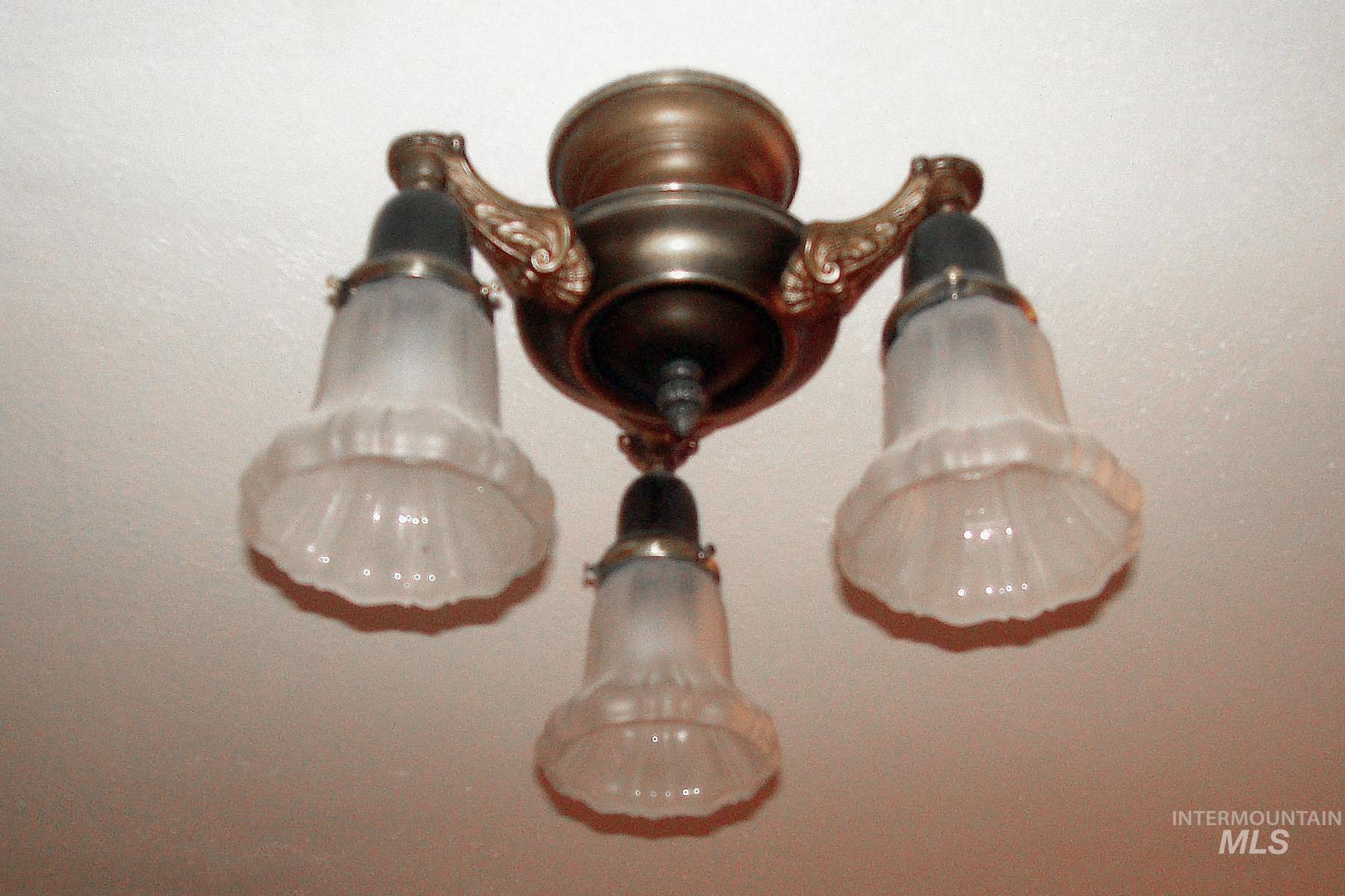 115 N Lincoln, Moscow, Idaho 83843, 3 Bedrooms, 1 Bathroom, Residential For Sale, Price $499,000,MLS 98967842