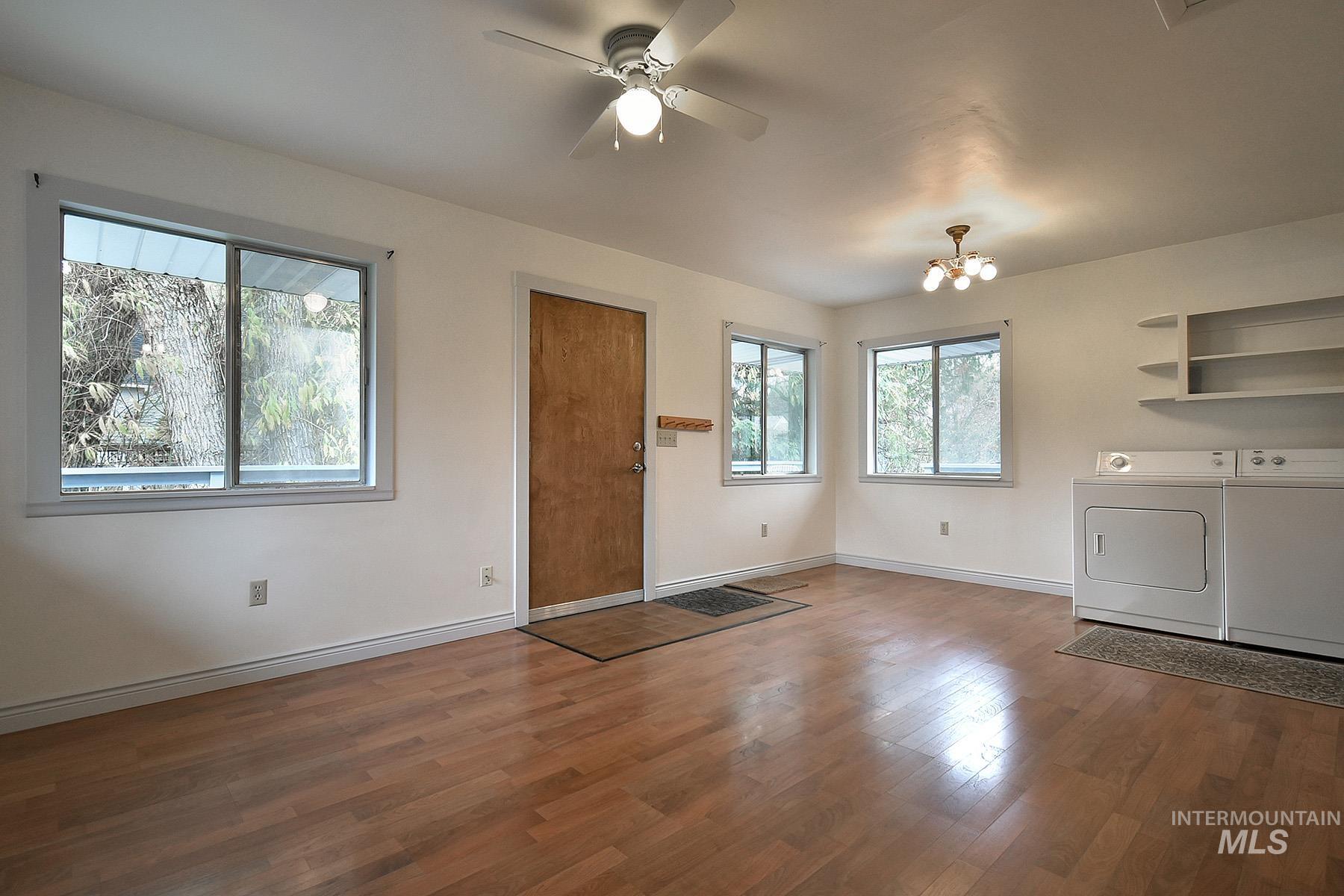 115 N Lincoln, Moscow, Idaho 83843, 3 Bedrooms, 1 Bathroom, Residential For Sale, Price $499,000,MLS 98967842