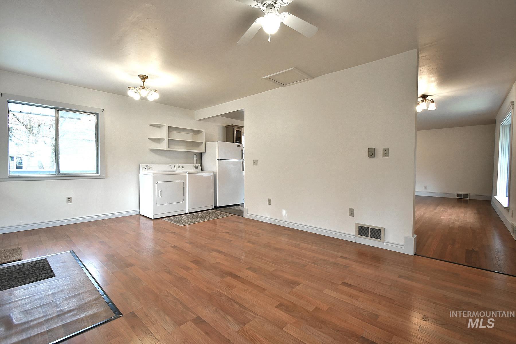 115 N Lincoln, Moscow, Idaho 83843, 3 Bedrooms, 1 Bathroom, Residential For Sale, Price $499,000,MLS 98967842