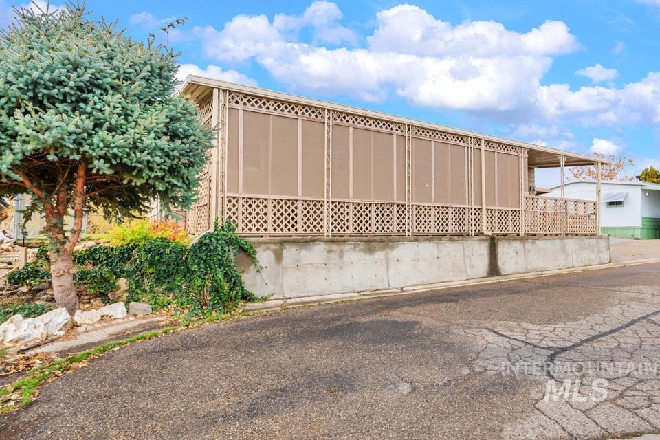 1715 Flamingo, Nampa, Idaho 83651, 2 Bedrooms, 2 Bathrooms, Residential For Sale, Price $119,990,MLS 98967843