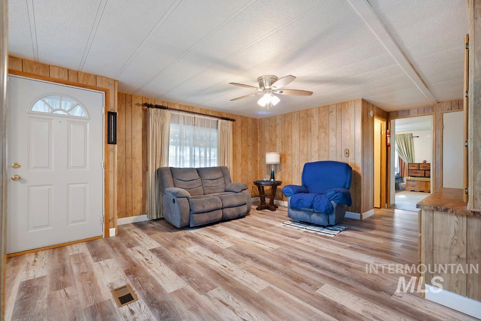 1715 Flamingo, Nampa, Idaho 83651, 2 Bedrooms, 2 Bathrooms, Residential For Sale, Price $119,990,MLS 98967843