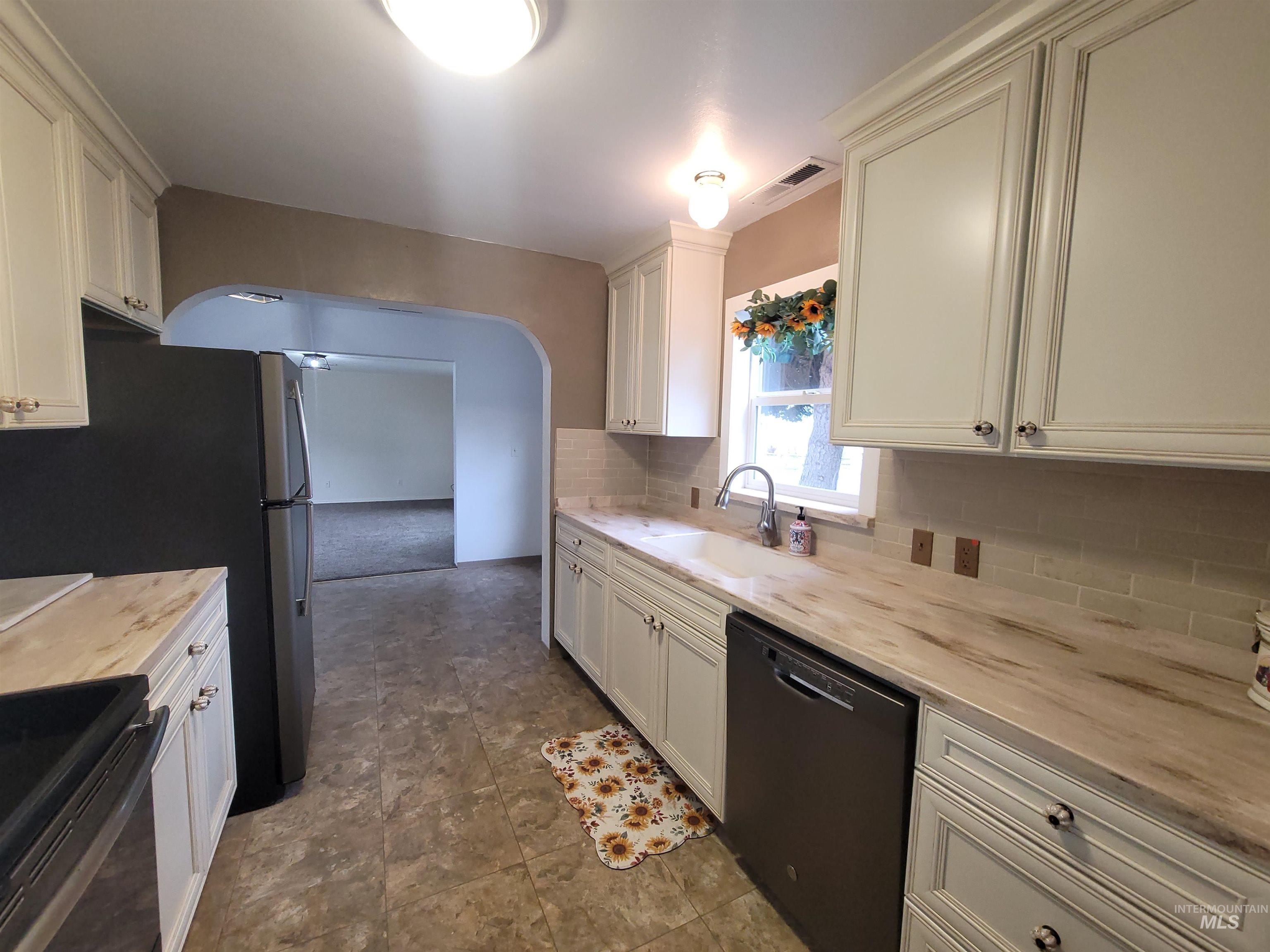 3719 16th St., Lewiston, Idaho 83501, 3 Bedrooms, 1 Bathroom, Residential For Sale, Price $395,000,MLS 98967847