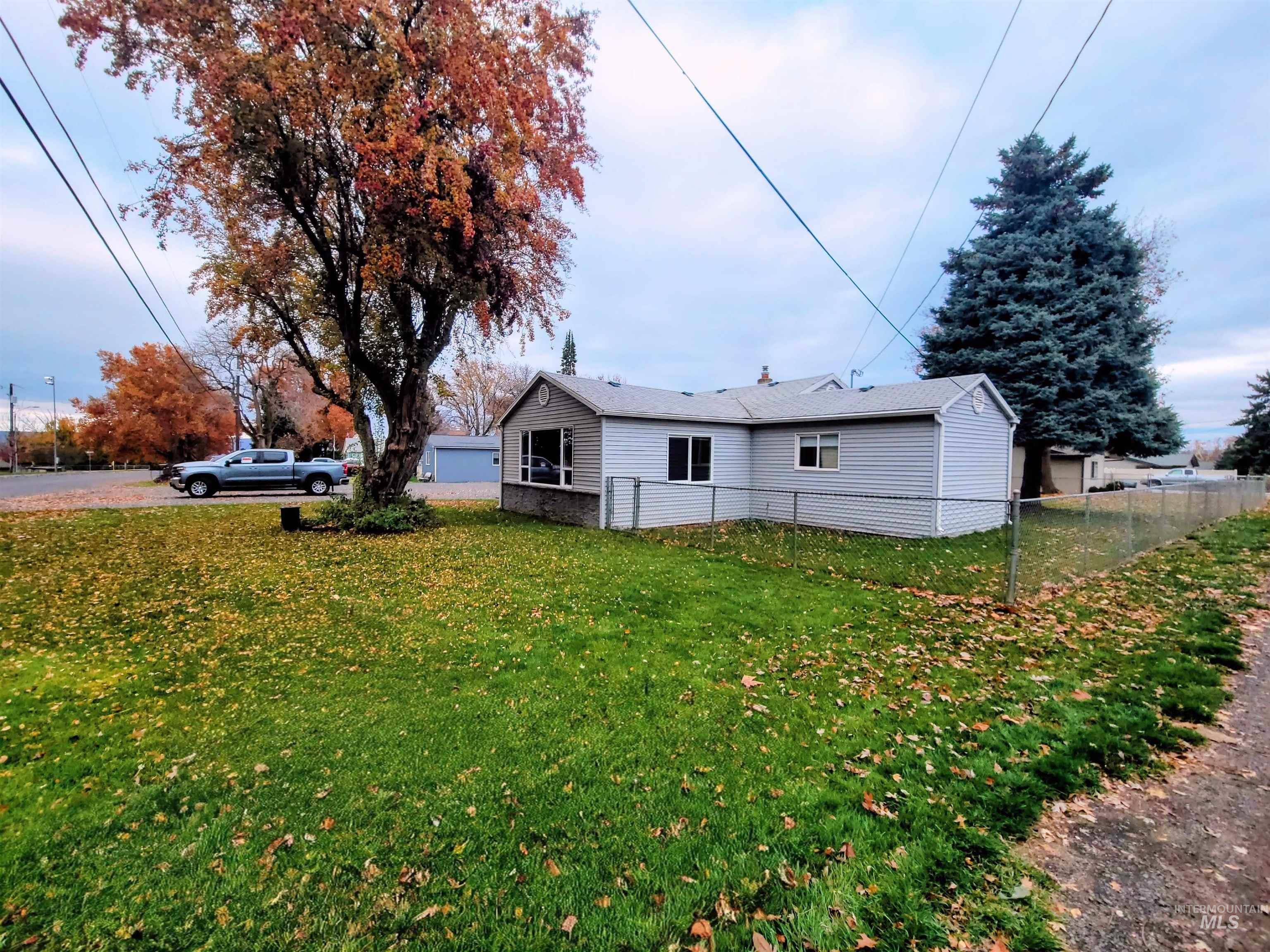 3719 16th St., Lewiston, Idaho 83501, 3 Bedrooms, 1 Bathroom, Residential For Sale, Price $395,000,MLS 98967847