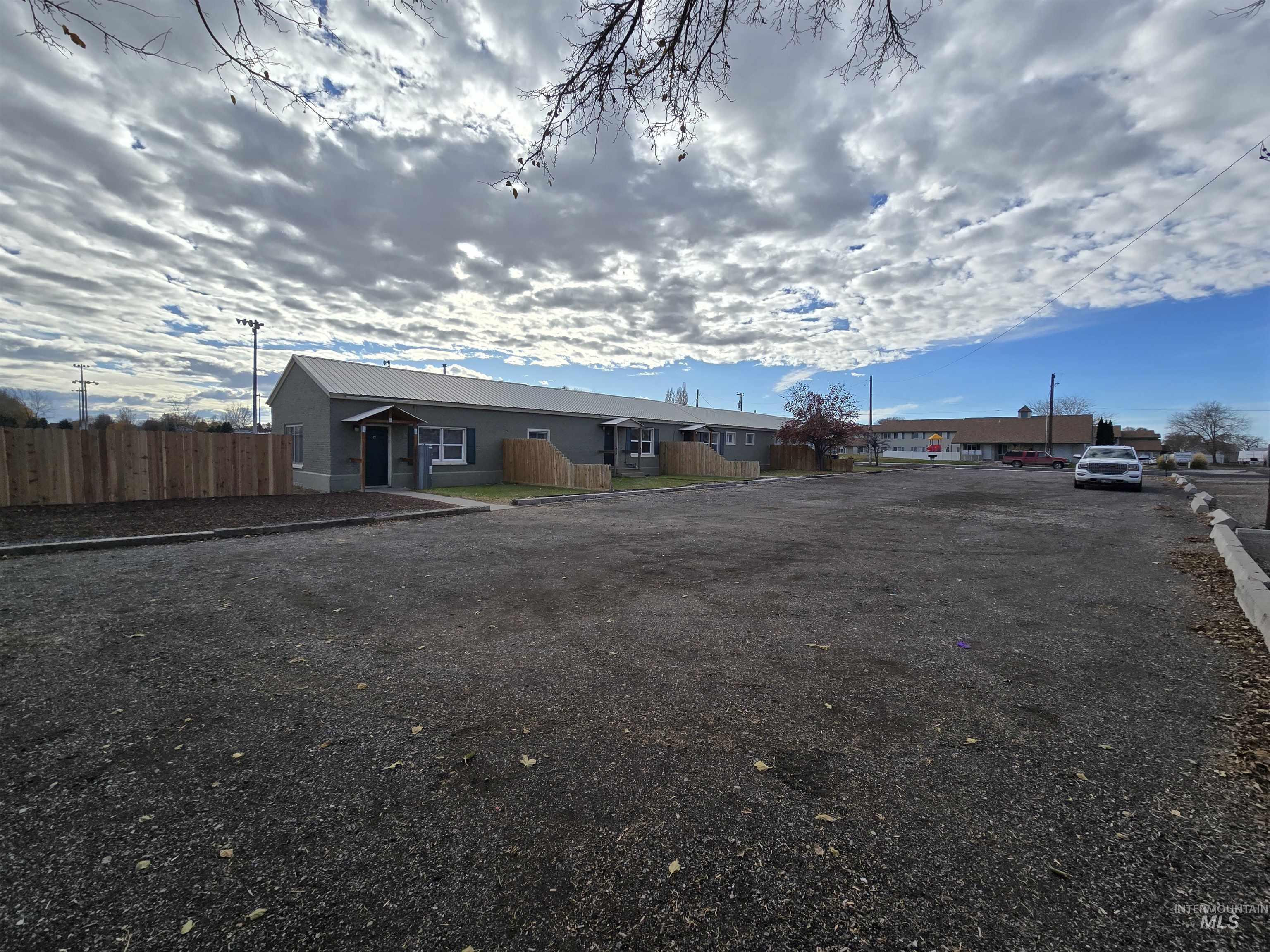 351 Lois St., Twin Falls, Idaho 83301, 2 Bedrooms, 1 Bathroom, Residential Income For Sale, Price $525,000,MLS 98967859
