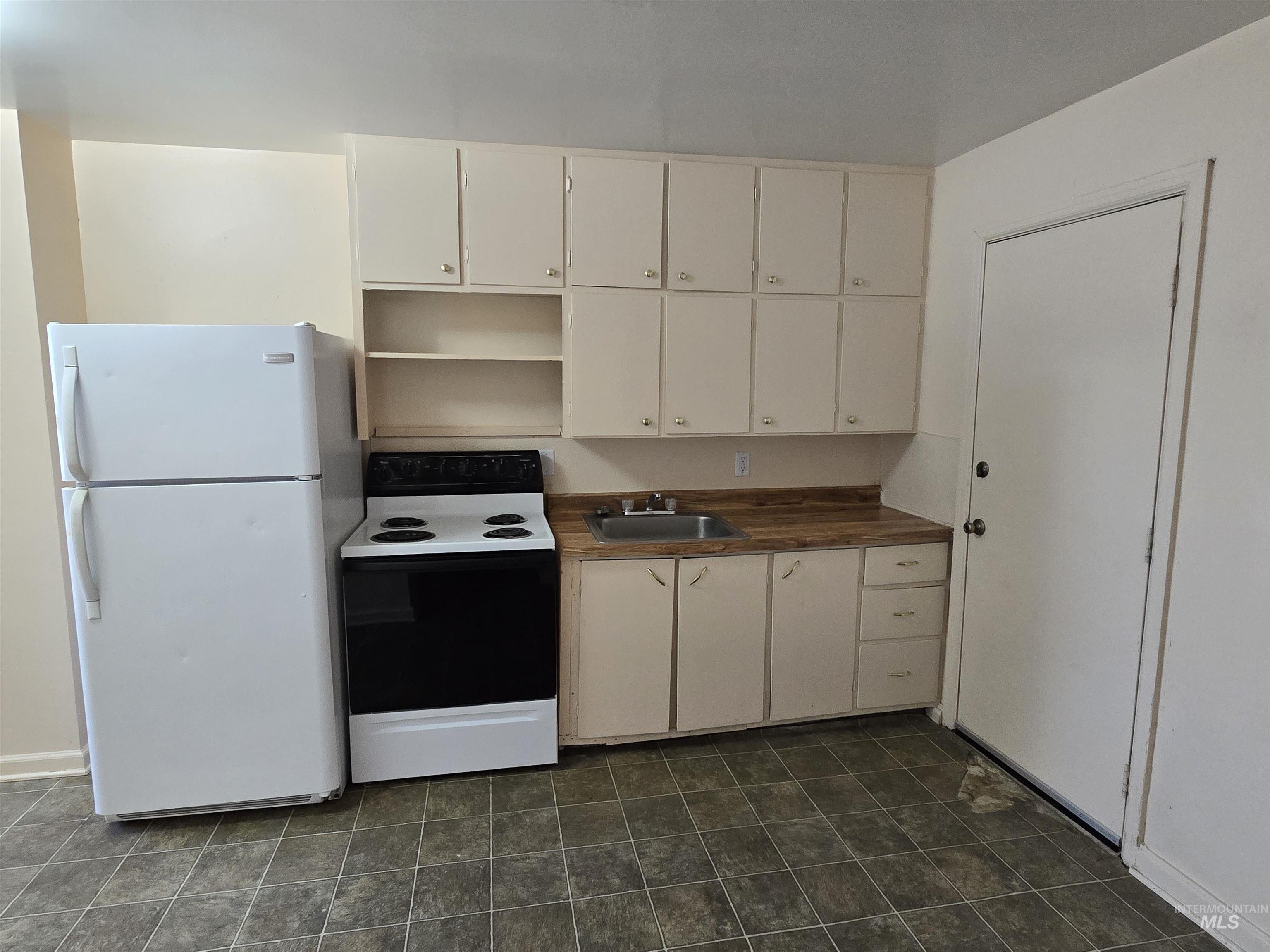 351 Lois St., Twin Falls, Idaho 83301, 2 Bedrooms, 1 Bathroom, Residential Income For Sale, Price $525,000,MLS 98967859