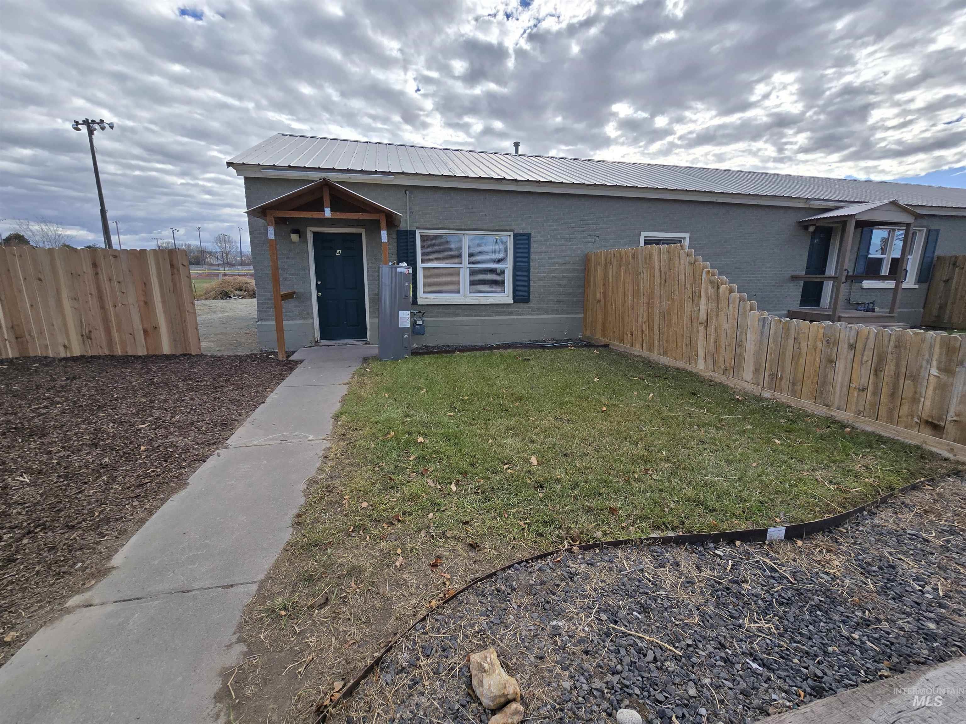 351 Lois St., Twin Falls, Idaho 83301, 2 Bedrooms, 1 Bathroom, Residential Income For Sale, Price $525,000,MLS 98967859