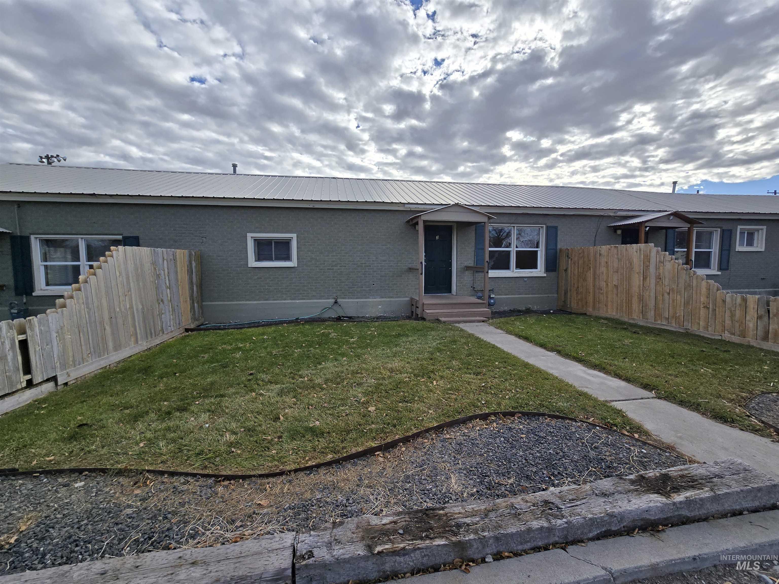 351 Lois St., Twin Falls, Idaho 83301, 2 Bedrooms, 1 Bathroom, Residential Income For Sale, Price $525,000,MLS 98967859