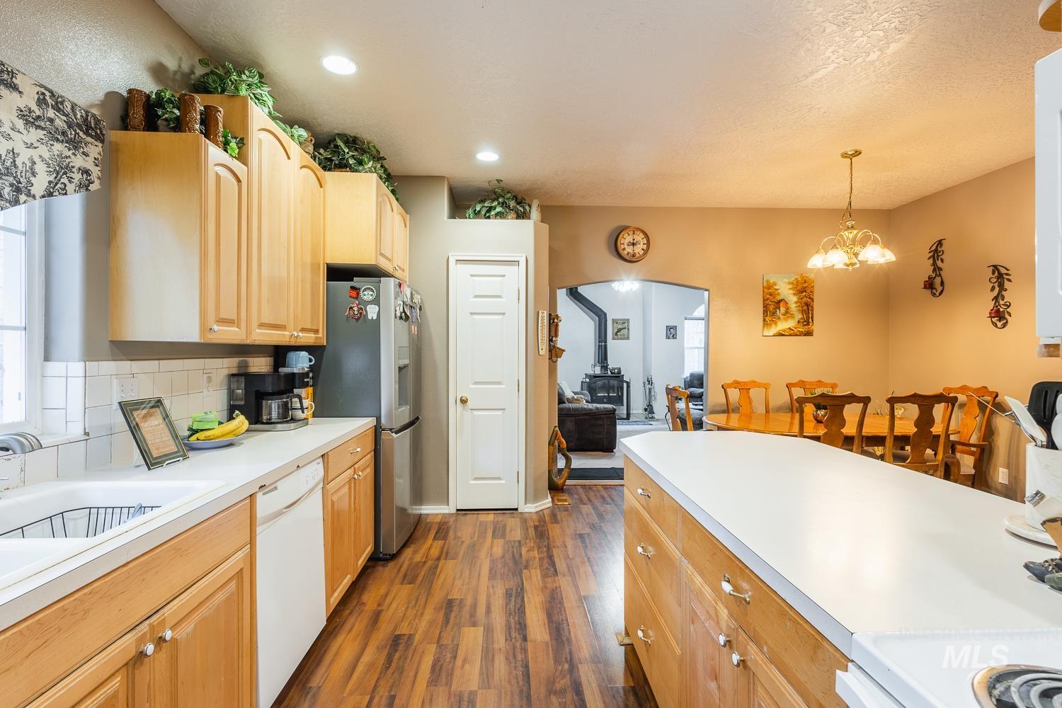 42 S Hiatt Cir, Idaho City, Idaho 83631, 3 Bedrooms, 2.5 Bathrooms, Residential For Sale, Price $419,900,MLS 98967869