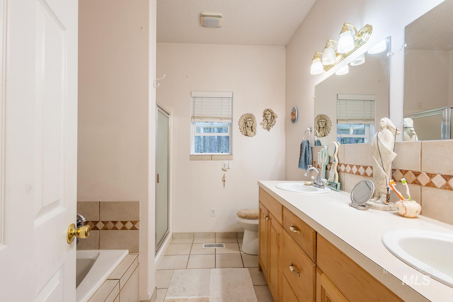 42 S Hiatt Cir, Idaho City, Idaho 83631, 3 Bedrooms, 2.5 Bathrooms, Residential For Sale, Price $419,900,MLS 98967869