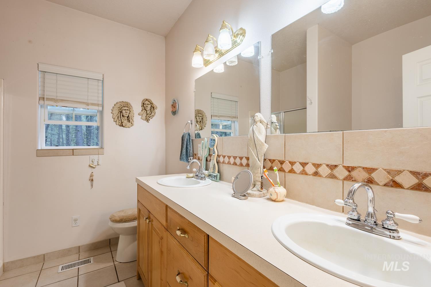 42 S Hiatt Cir, Idaho City, Idaho 83631, 3 Bedrooms, 2.5 Bathrooms, Residential For Sale, Price $419,900,MLS 98967869