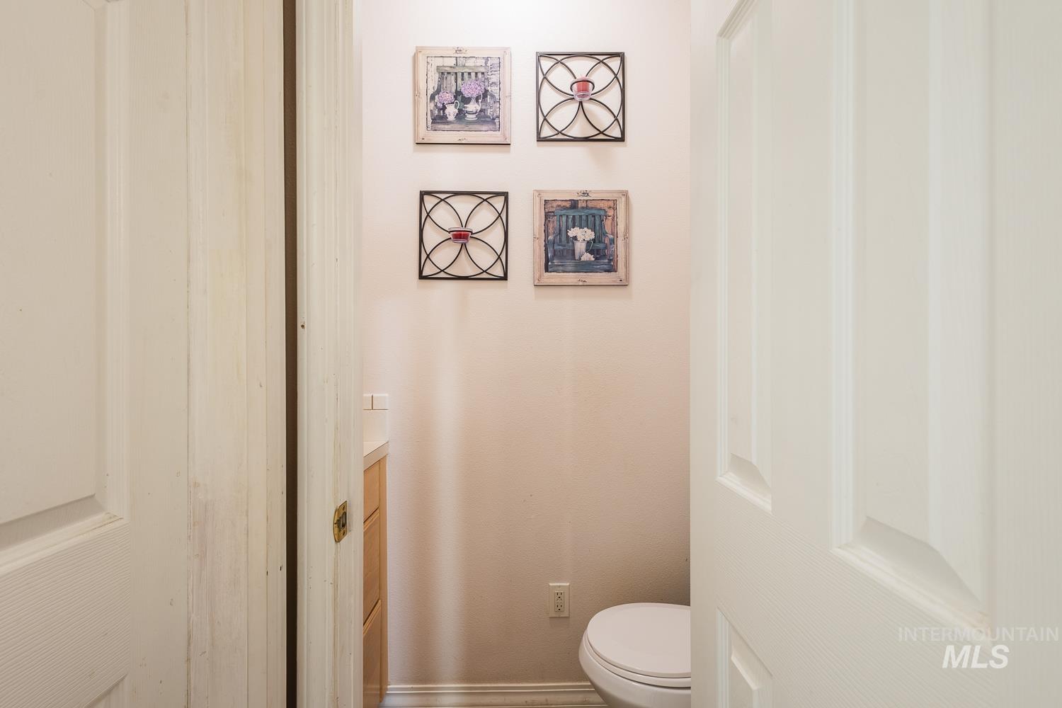 42 S Hiatt Cir, Idaho City, Idaho 83631, 3 Bedrooms, 2.5 Bathrooms, Residential For Sale, Price $419,900,MLS 98967869