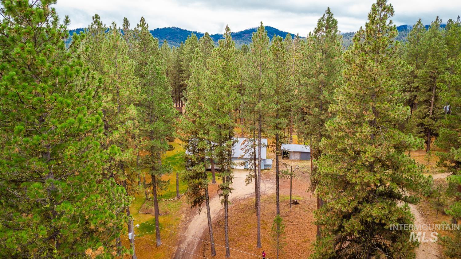 42 S Hiatt Cir, Idaho City, Idaho 83631, 3 Bedrooms, 2.5 Bathrooms, Residential For Sale, Price $419,900,MLS 98967869
