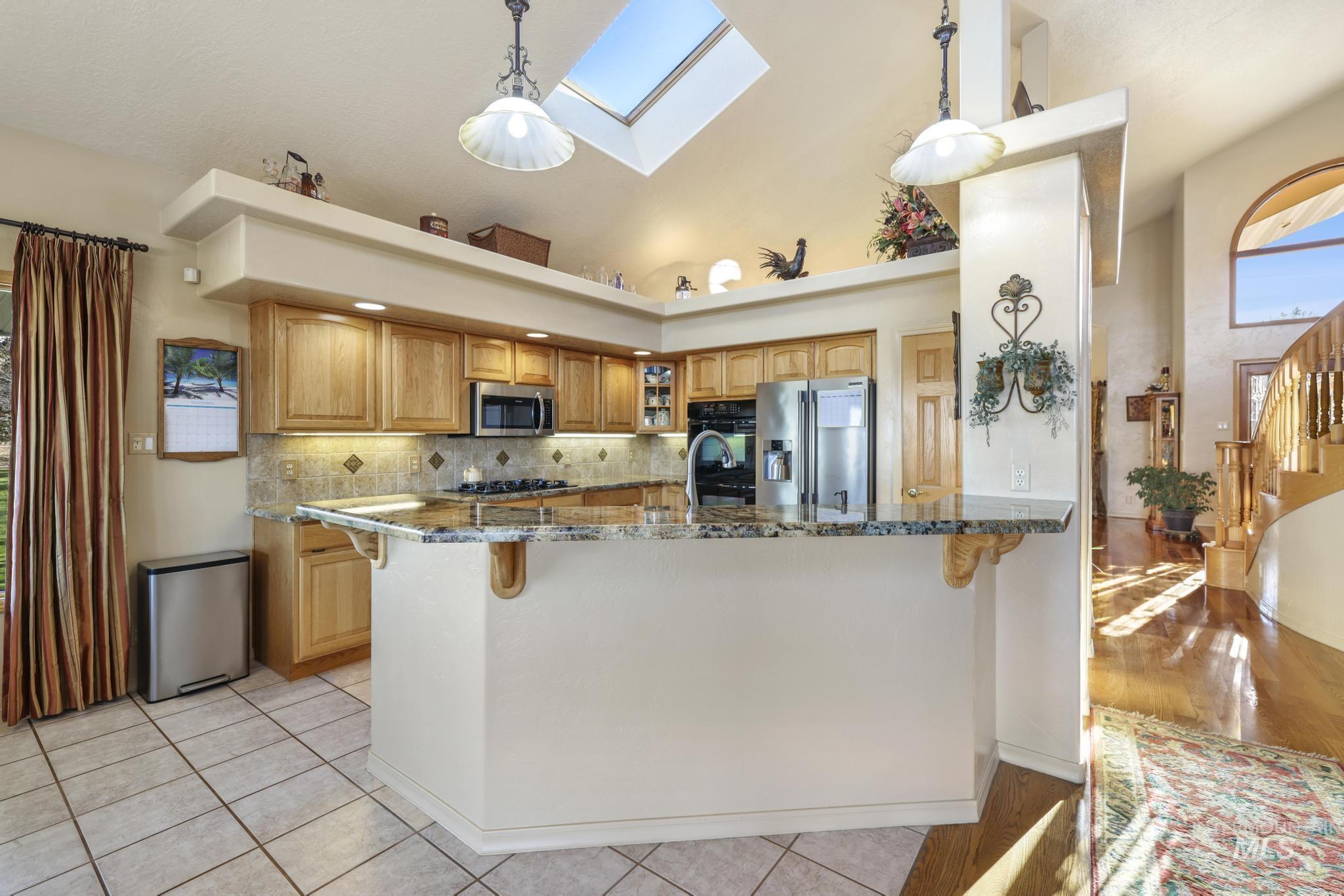 2224 E 4400 N, Filer, Idaho 83328, 4 Bedrooms, 3.5 Bathrooms, Residential For Sale, Price $1,400,000, 98967876