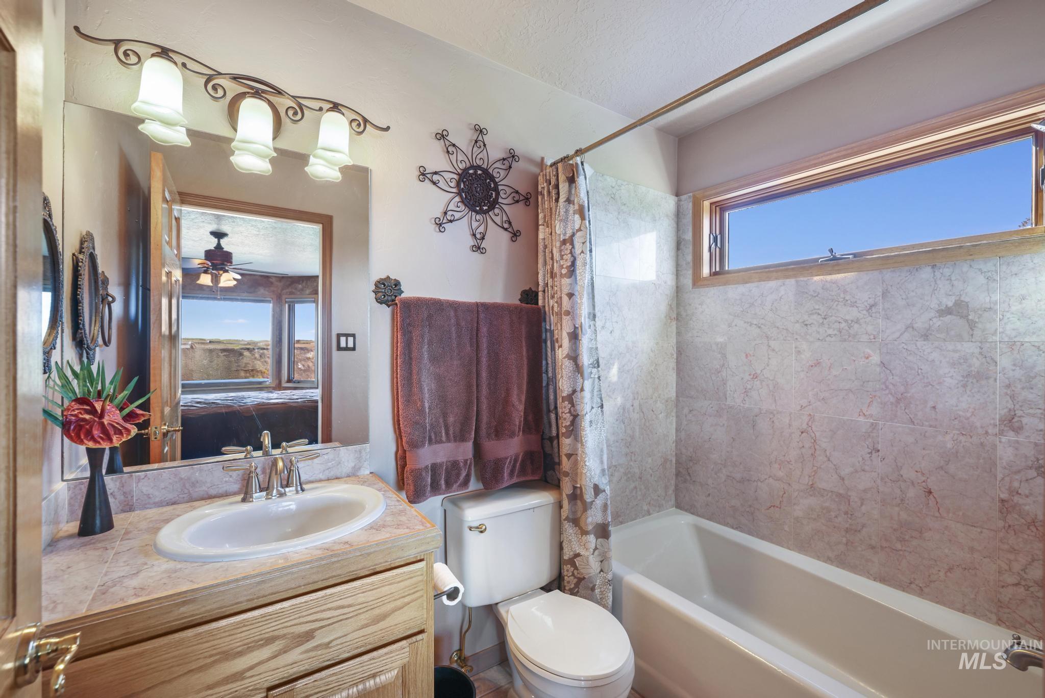 2224 E 4400 N, Filer, Idaho 83328, 4 Bedrooms, 3.5 Bathrooms, Residential For Sale, Price $1,400,000, 98967876