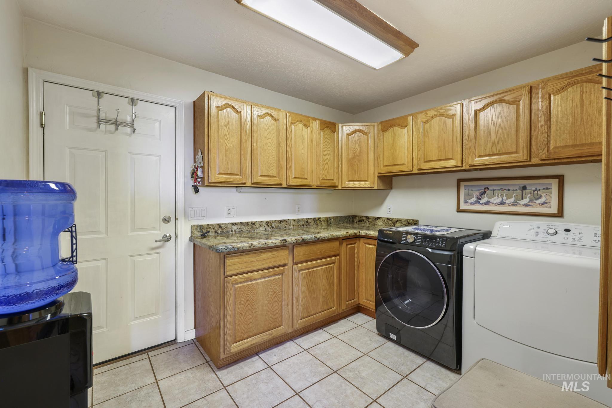 2224 E 4400 N, Filer, Idaho 83328, 4 Bedrooms, 3.5 Bathrooms, Residential For Sale, Price $1,400,000, 98967876