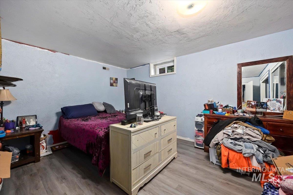 518 S Edith, Shoshone, Idaho 83352, 3 Bedrooms, 2 Bathrooms, Residential For Sale, Price $309,900,MLS 98967882