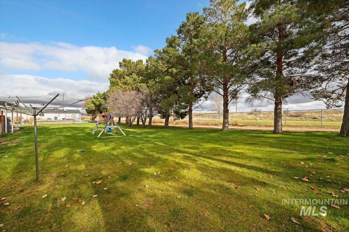 518 S Edith, Shoshone, Idaho 83352, 3 Bedrooms, 2 Bathrooms, Residential For Sale, Price $309,900,MLS 98967882