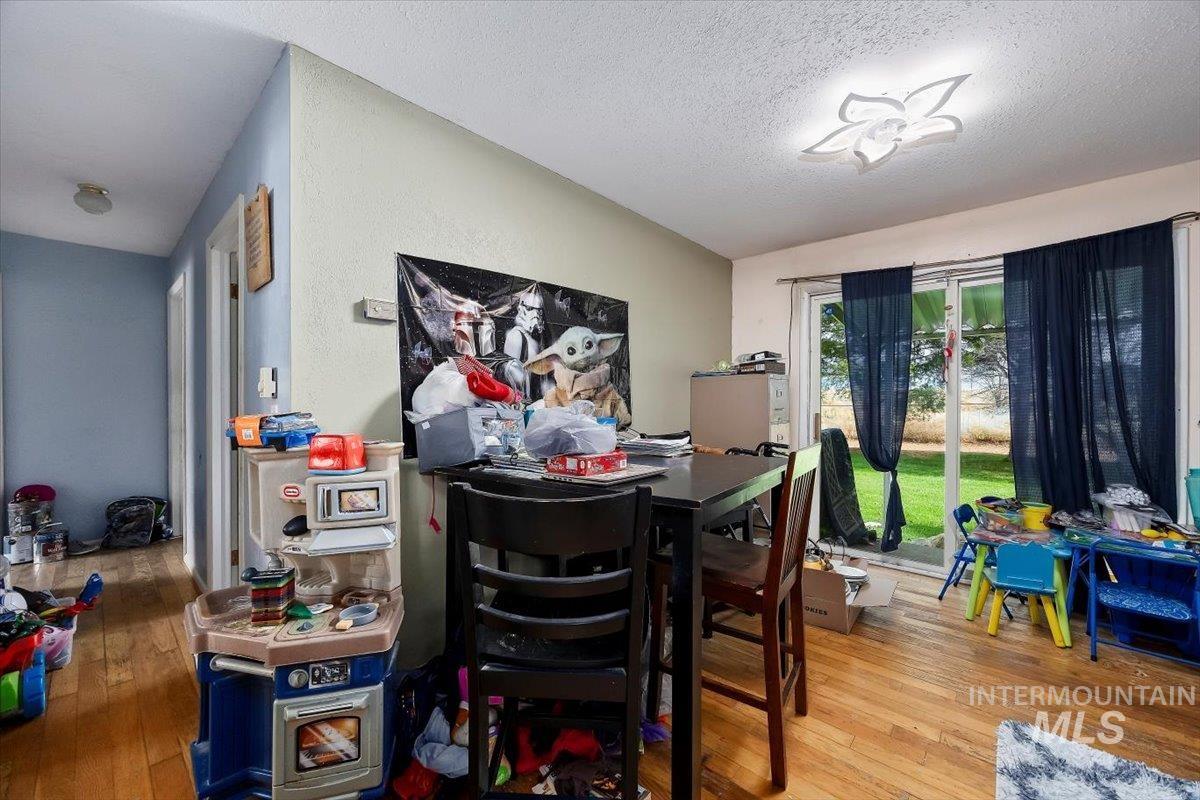 518 S Edith, Shoshone, Idaho 83352, 3 Bedrooms, 2 Bathrooms, Residential For Sale, Price $309,900,MLS 98967882