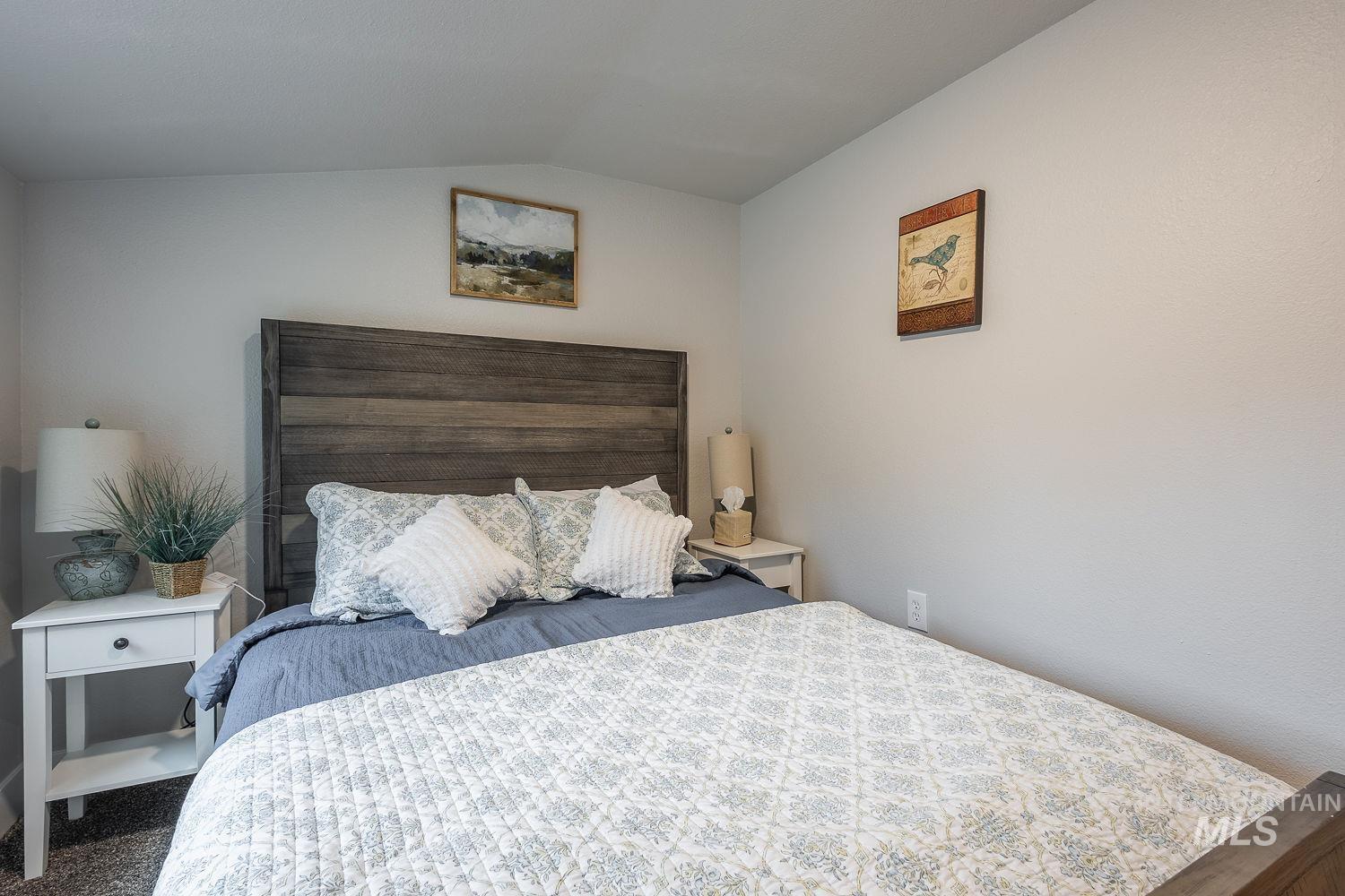 2104 S Owyhee, Boise, Idaho 83705, 3 Bedrooms, 2 Bathrooms, Residential For Sale, Price $424,000,MLS 98967887