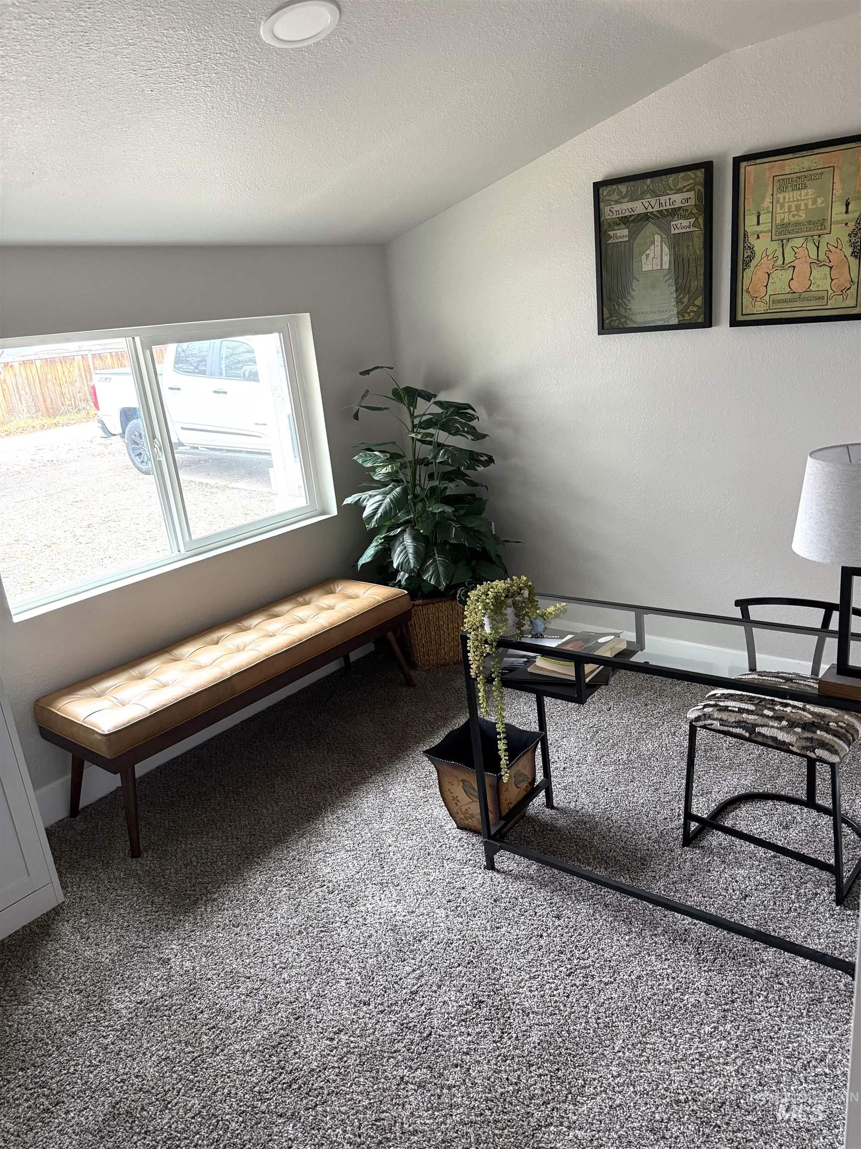 2104 S Owyhee, Boise, Idaho 83705, 3 Bedrooms, 2 Bathrooms, Residential For Sale, Price $424,000,MLS 98967887