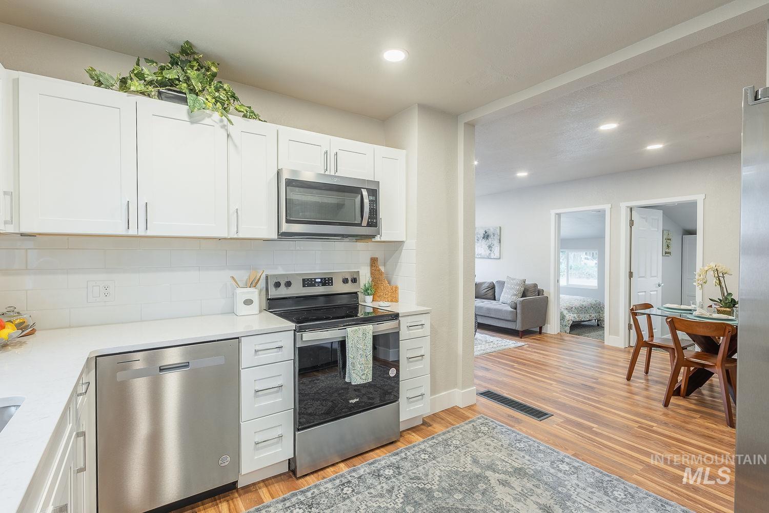 2104 S Owyhee, Boise, Idaho 83705, 3 Bedrooms, 2 Bathrooms, Residential For Sale, Price $424,000,MLS 98967887