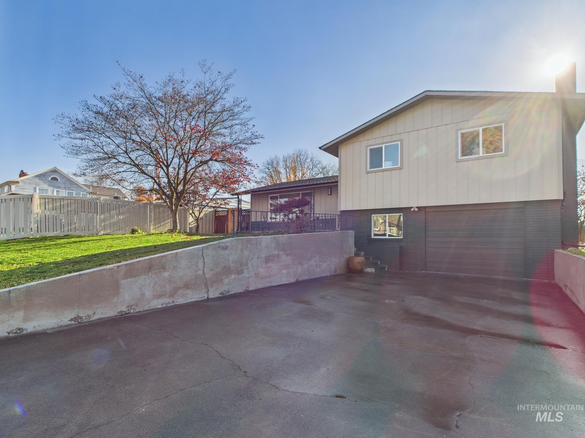 312 3rd Ave., Lewiston, Idaho 83501, 4 Bedrooms, 2 Bathrooms, Residential For Sale, Price $505,000,MLS 98967891
