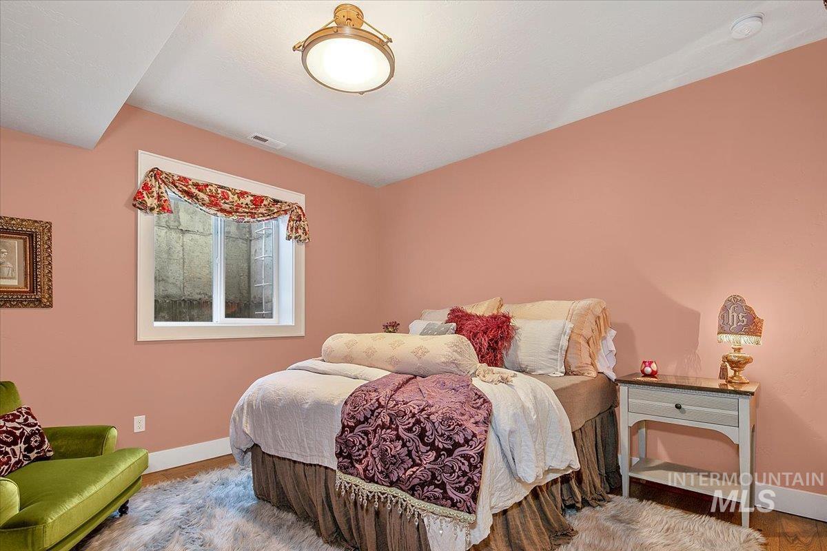 1544 S Trent Point Way, Boise, Idaho 83712, 3 Bedrooms, 2.5 Bathrooms, Residential For Sale, Price $1,399,000,MLS 98967894