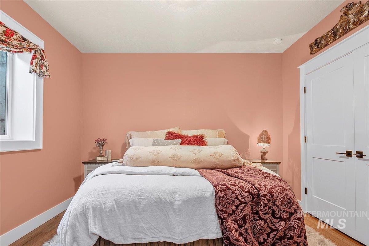 1544 S Trent Point Way, Boise, Idaho 83712, 3 Bedrooms, 2.5 Bathrooms, Residential For Sale, Price $1,399,000,MLS 98967894