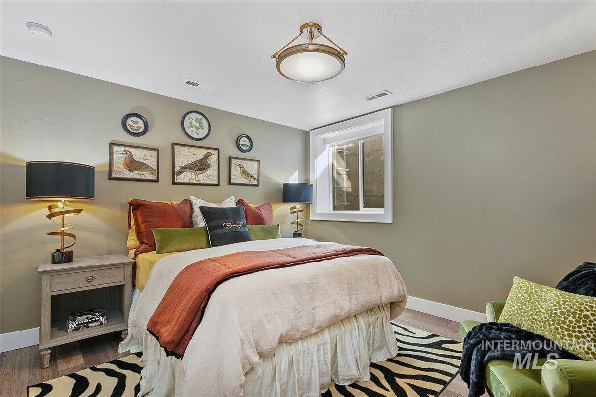 1544 S Trent Point Way, Boise, Idaho 83712, 3 Bedrooms, 2.5 Bathrooms, Residential For Sale, Price $1,399,000,MLS 98967894