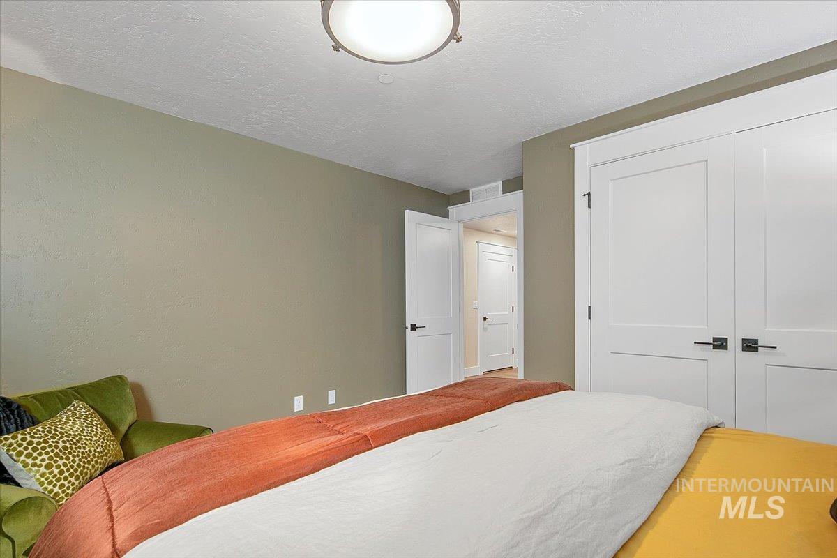 1544 S Trent Point Way, Boise, Idaho 83712, 3 Bedrooms, 2.5 Bathrooms, Residential For Sale, Price $1,399,000,MLS 98967894