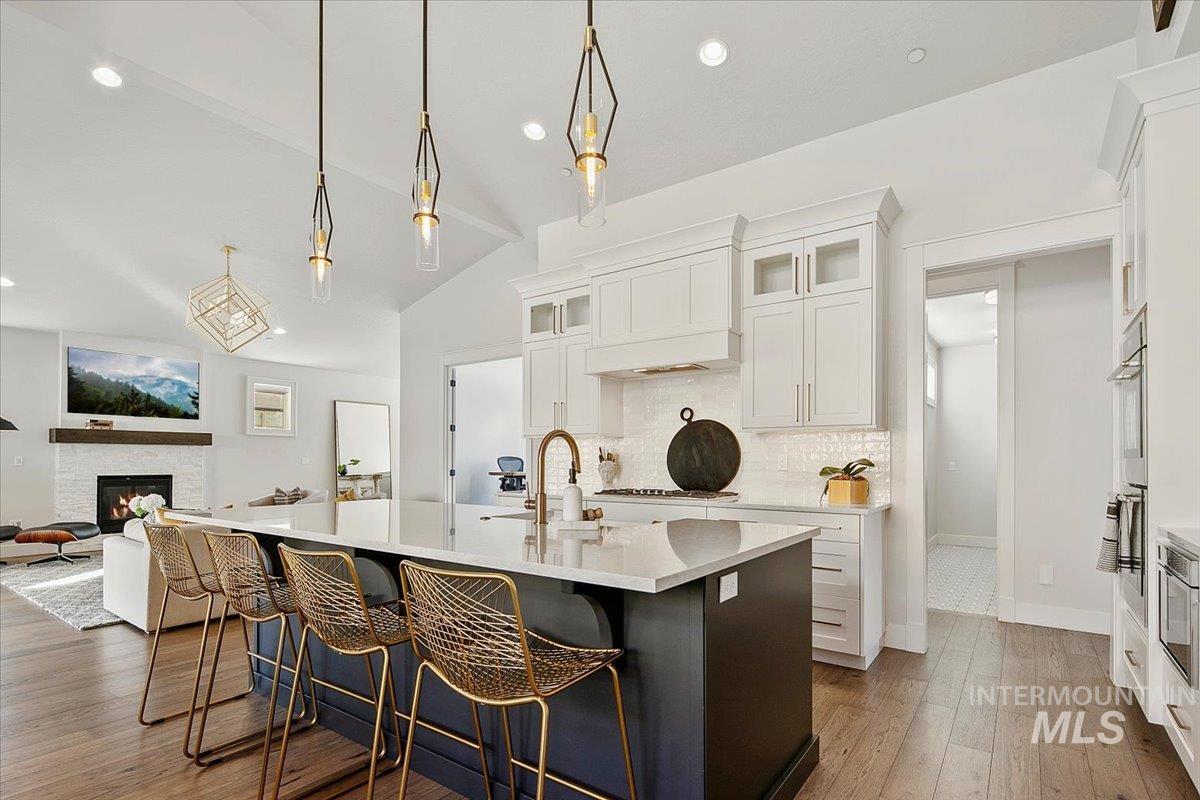 1544 S Trent Point Way, Boise, Idaho 83712, 3 Bedrooms, 2.5 Bathrooms, Residential For Sale, Price $1,399,000,MLS 98967894