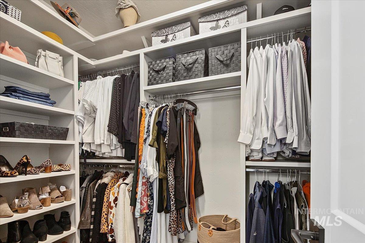 1544 S Trent Point Way, Boise, Idaho 83712, 3 Bedrooms, 2.5 Bathrooms, Residential For Sale, Price $1,399,000,MLS 98967894