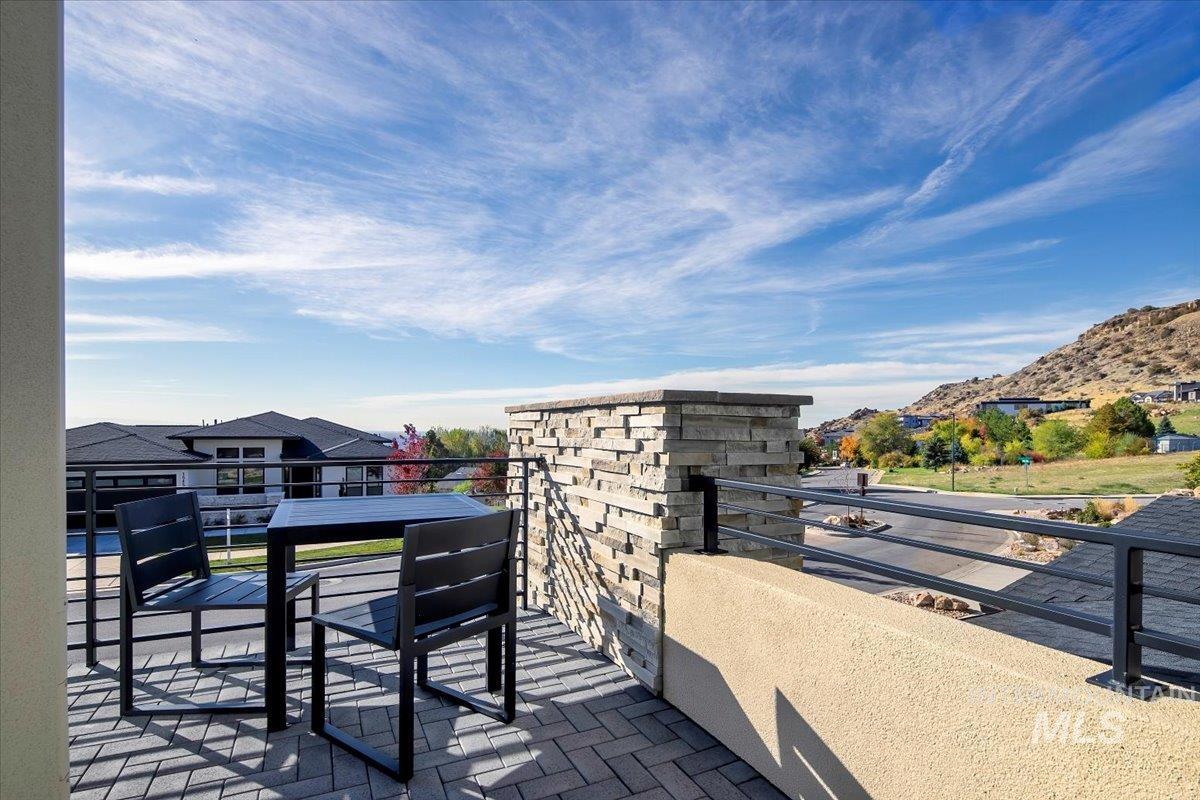 1544 S Trent Point Way, Boise, Idaho 83712, 3 Bedrooms, 2.5 Bathrooms, Residential For Sale, Price $1,399,000,MLS 98967894