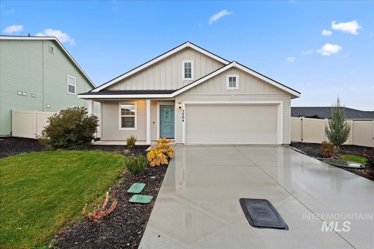 3264 E Mossy Rock Ct, Nampa, Idaho 83686, 3 Bedrooms, 2 Bathrooms, Residential For Sale, Price $379,998,MLS 98967903