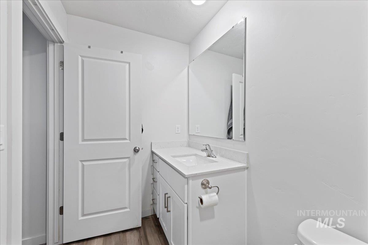 3264 E Mossy Rock Ct, Nampa, Idaho 83686, 3 Bedrooms, 2 Bathrooms, Residential For Sale, Price $379,998,MLS 98967903