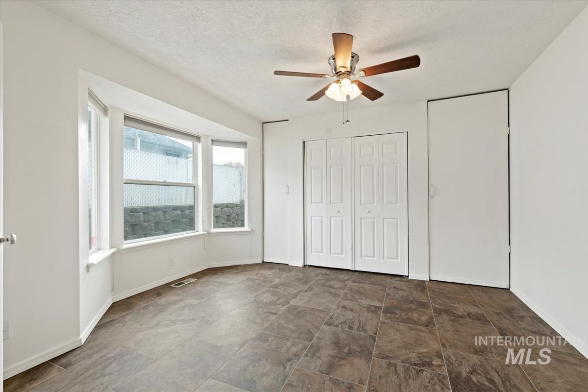 922 N Wakefield, Nampa, Idaho 83651, 3 Bedrooms, 2 Bathrooms, Residential For Sale, Price $335,000,MLS 98967904