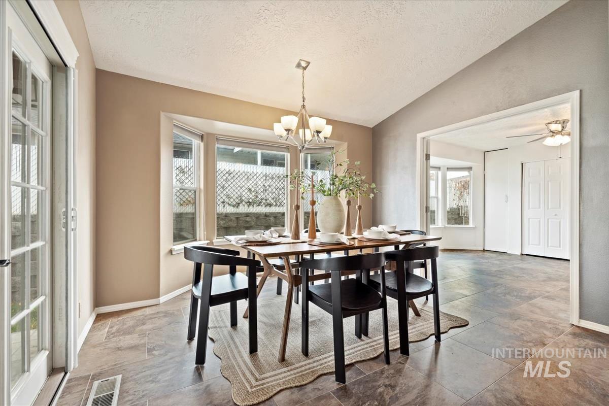 922 N Wakefield, Nampa, Idaho 83651, 3 Bedrooms, 2 Bathrooms, Residential For Sale, Price $335,000,MLS 98967904