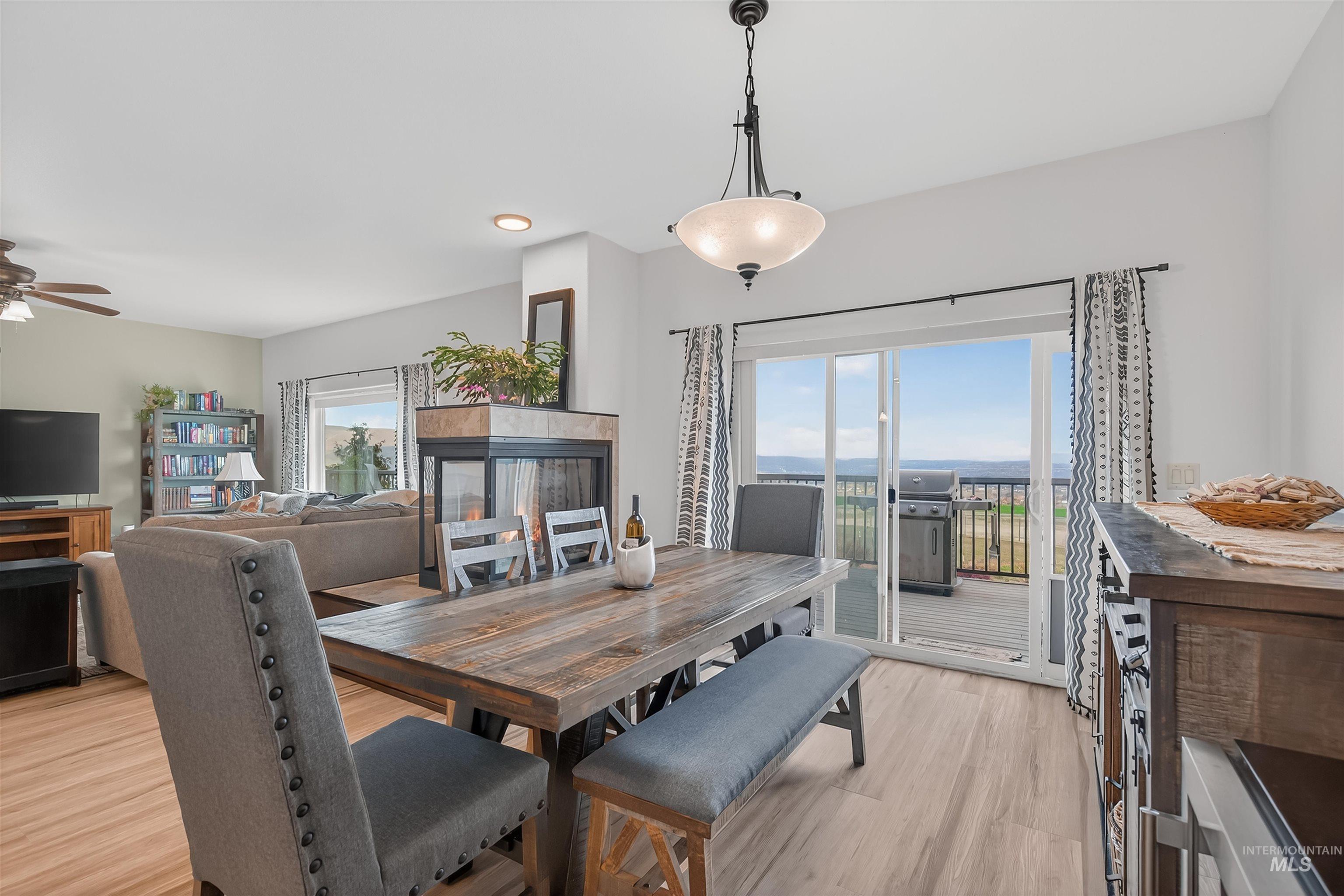 1241 Amity Lane, Clarkston, Washington 99403, 3 Bedrooms, 3 Bathrooms, Residential For Sale, Price $789,900,MLS 98967912