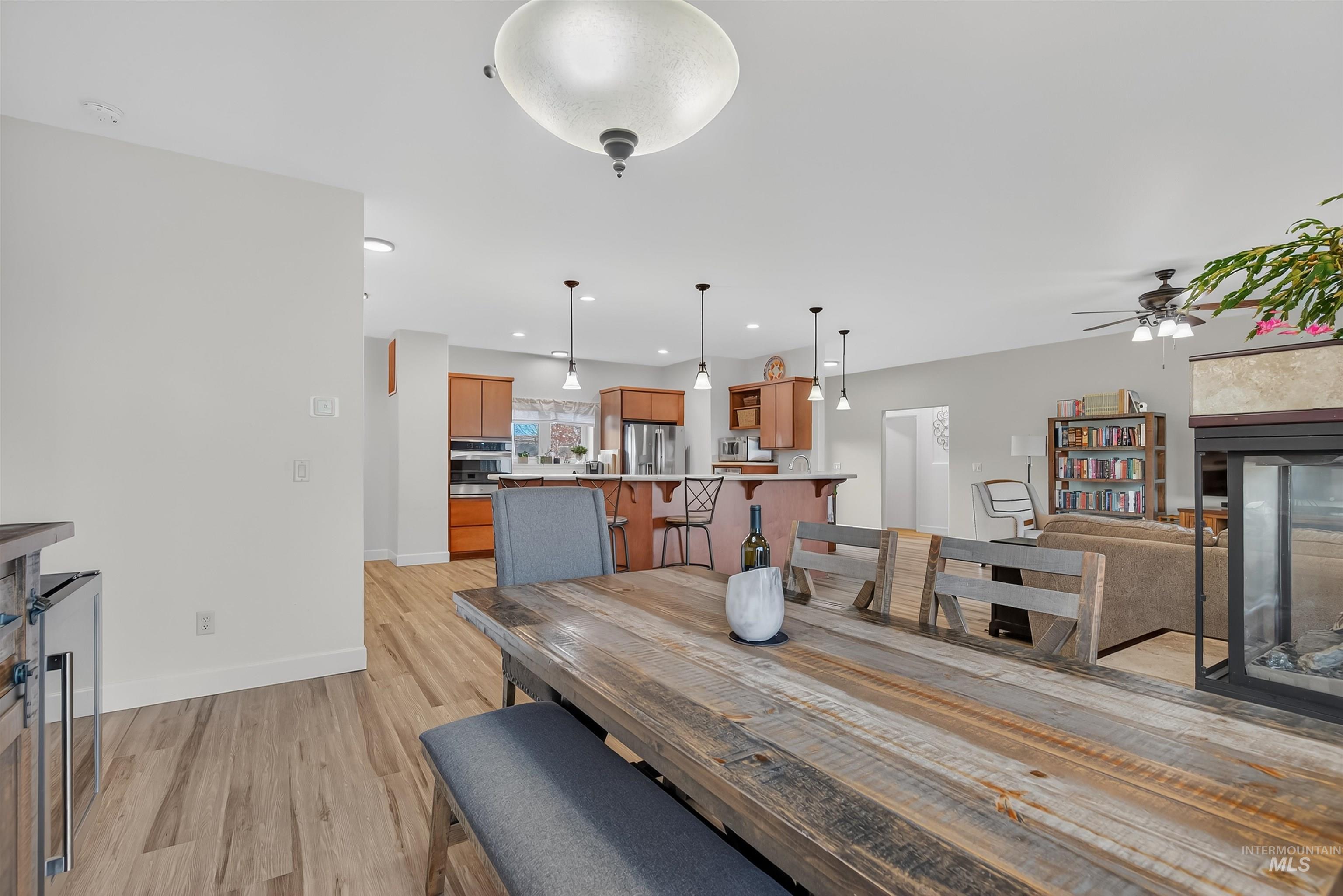 1241 Amity Lane, Clarkston, Washington 99403, 3 Bedrooms, 3 Bathrooms, Residential For Sale, Price $789,900,MLS 98967912