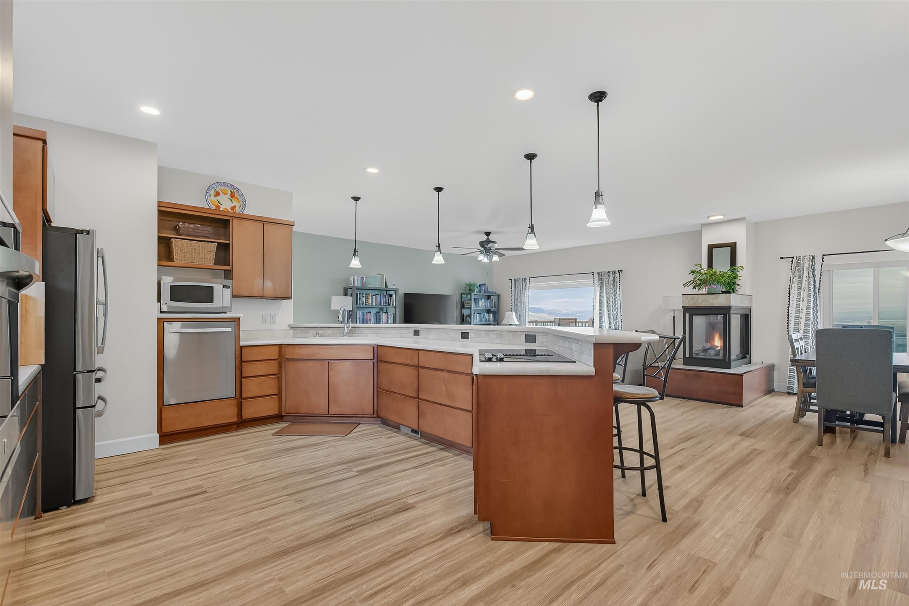 1241 Amity Lane, Clarkston, Washington 99403, 3 Bedrooms, 3 Bathrooms, Residential For Sale, Price $789,900,MLS 98967912