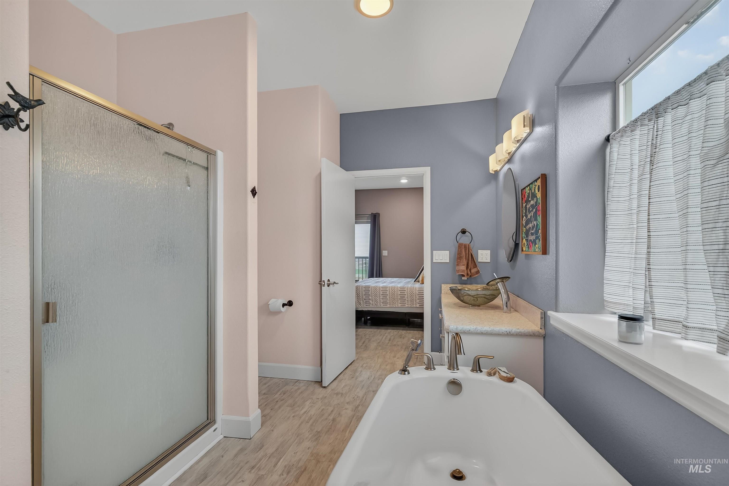 1241 Amity Lane, Clarkston, Washington 99403, 3 Bedrooms, 3 Bathrooms, Residential For Sale, Price $789,900,MLS 98967912